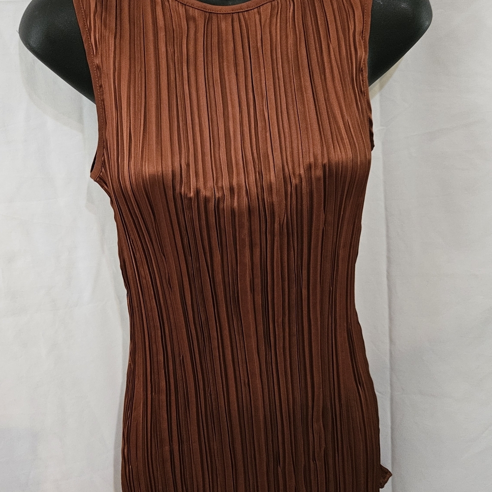 #113 Kate & Mallory Brown Pleated Tank Top